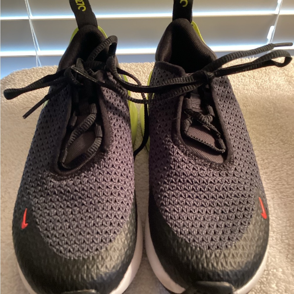 New Nike Air Max 270 Black Size 13.5